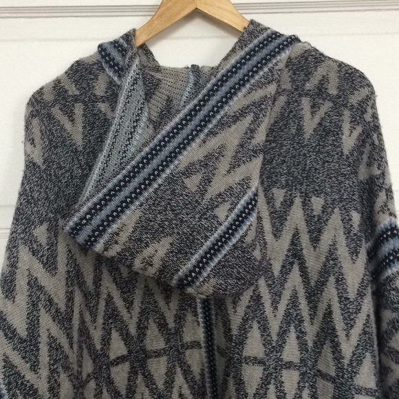 Sweater poncho - Picture 3 of 5